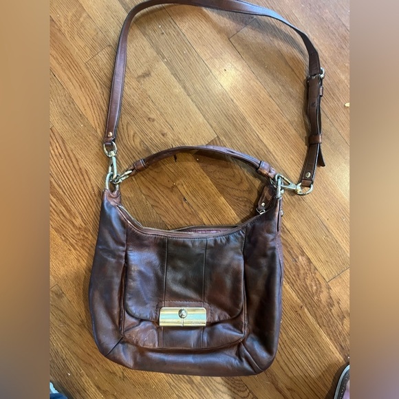 Coach ladies, vintage handbag pre-loved buttery, soft weather, brass hardware - Picture 13 of 15